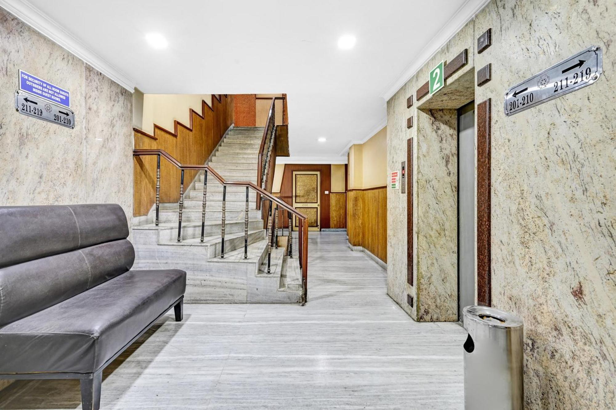 Super Townhouse Oak Hotel Belsons Taj Mahal Secundurabad 外观 照片